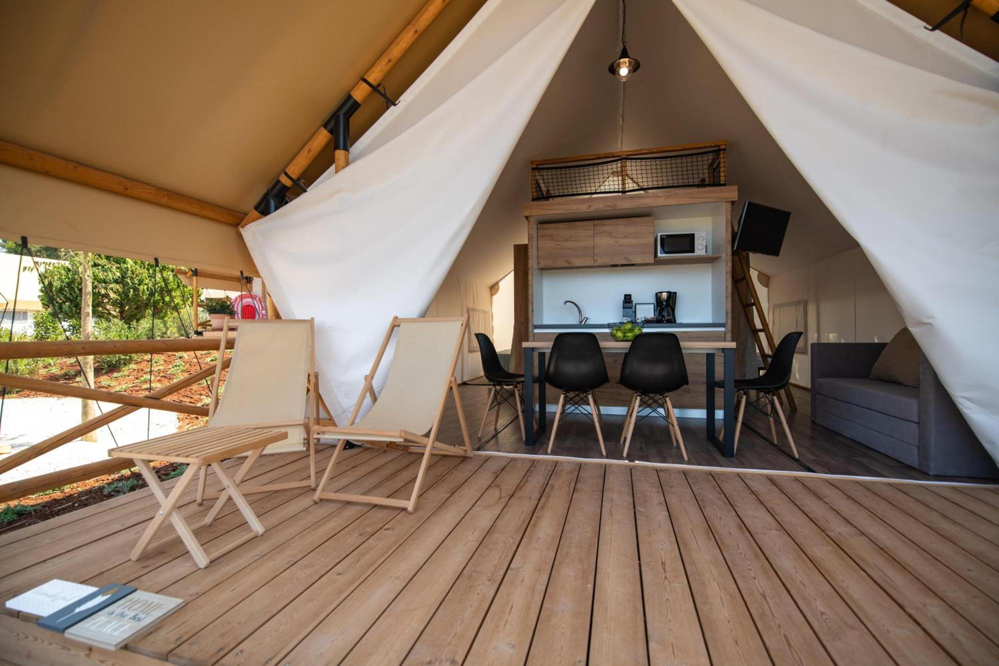 Hotel Arena One 99 Glamping Pomer Esterno foto