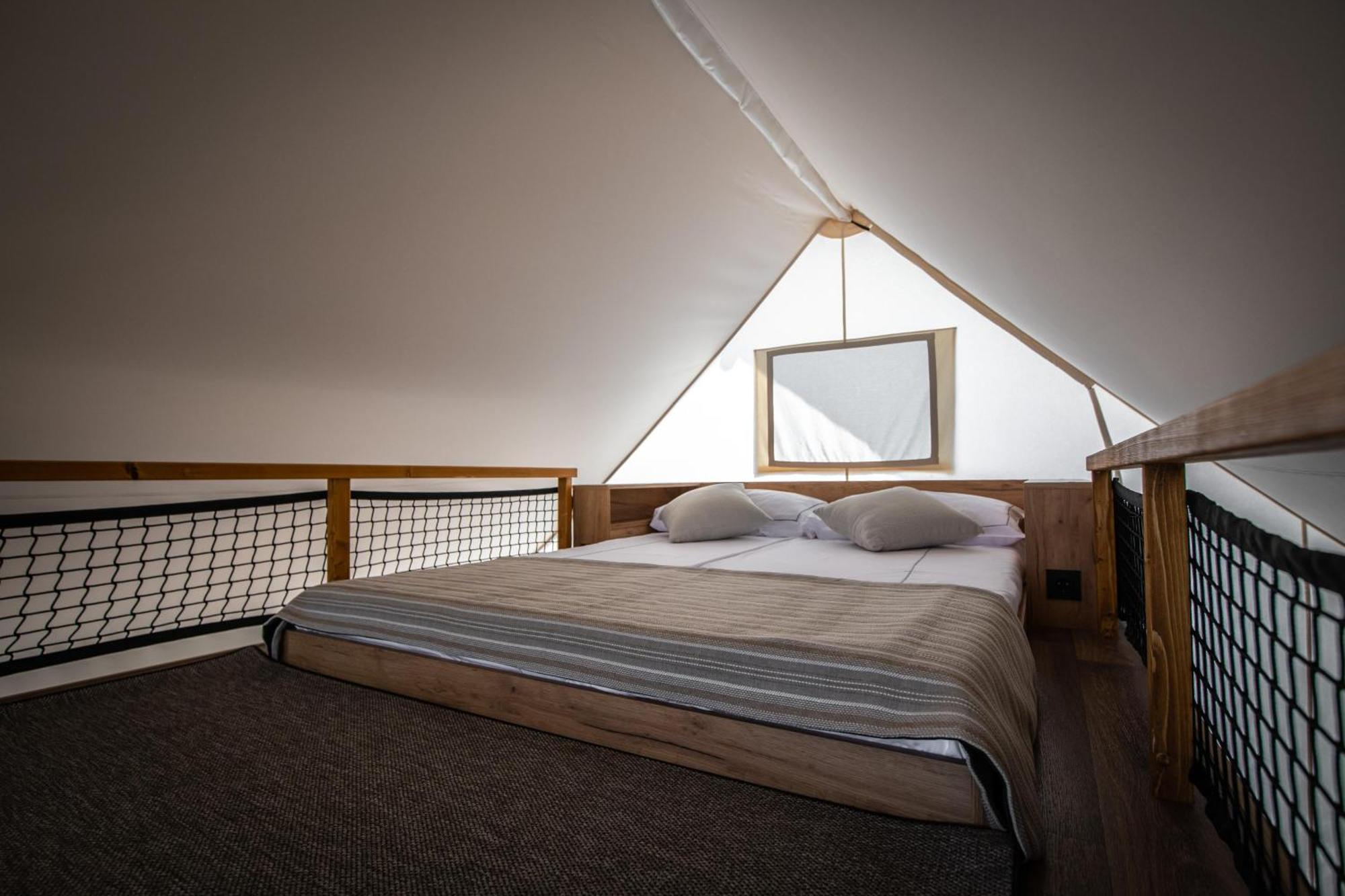 Hotel Arena One 99 Glamping Pomer Esterno foto