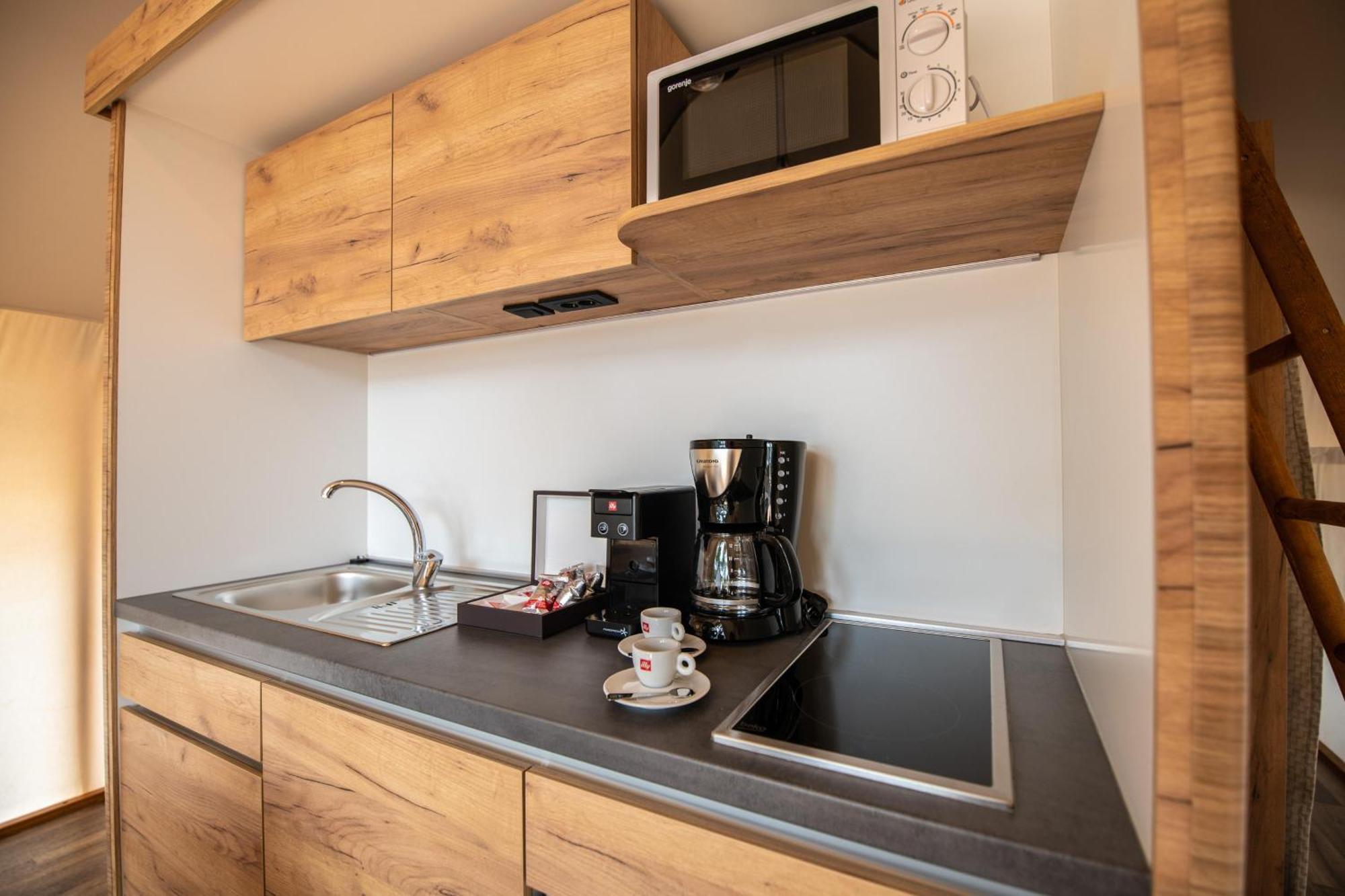 Hotel Arena One 99 Glamping Pomer Esterno foto