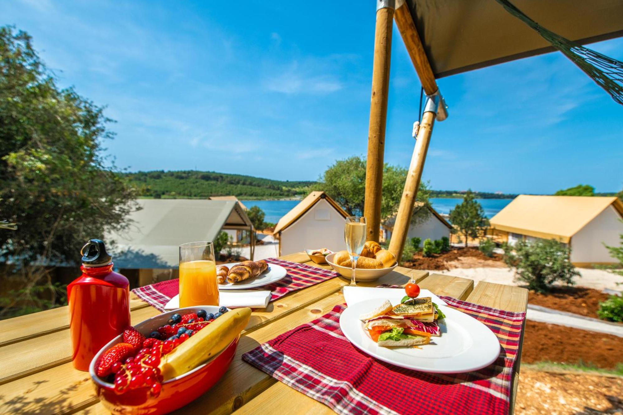 Hotel Arena One 99 Glamping Pomer Esterno foto